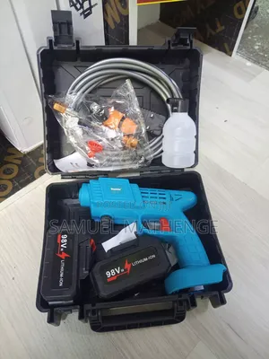 Makita Portable Electric Pressure Washer Kit With Dual Storage Case