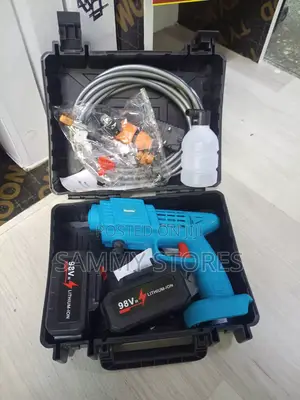 Makita Portable Electric Pressure Washer Kit With Dual Storage Case
