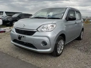 Toyota Passo 2019 Silver