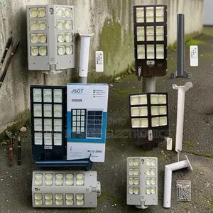 Dustproof Housing 100W,2000W,3000W Solar Street Lights Wholesale