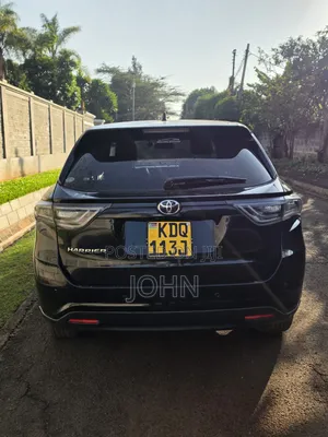 Toyota Harrier 2.0 2017 Matt Black