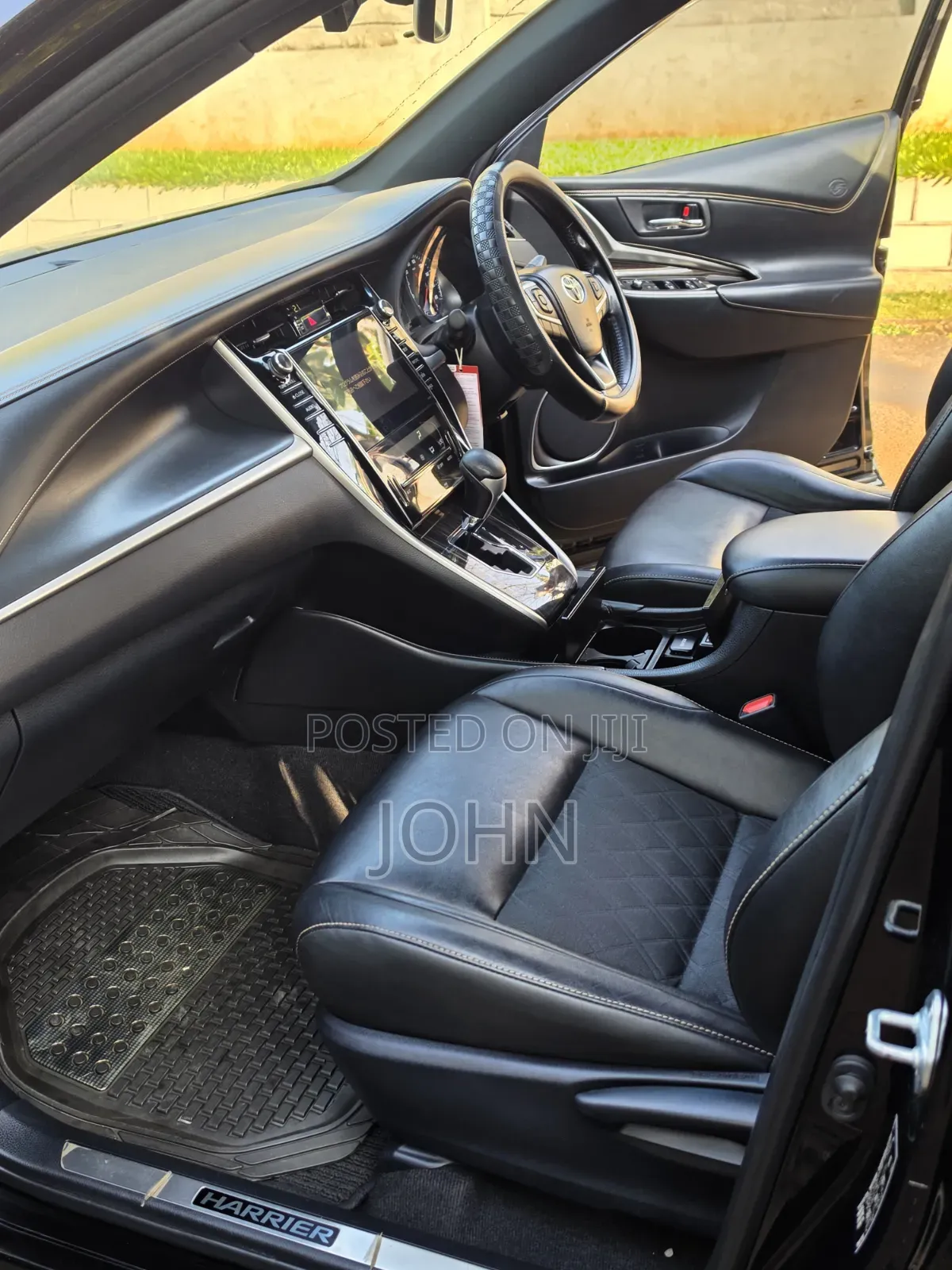 Toyota Harrier 2.0 2017 Matt Black
