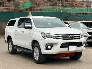 Toyota Hilux 2019 White
