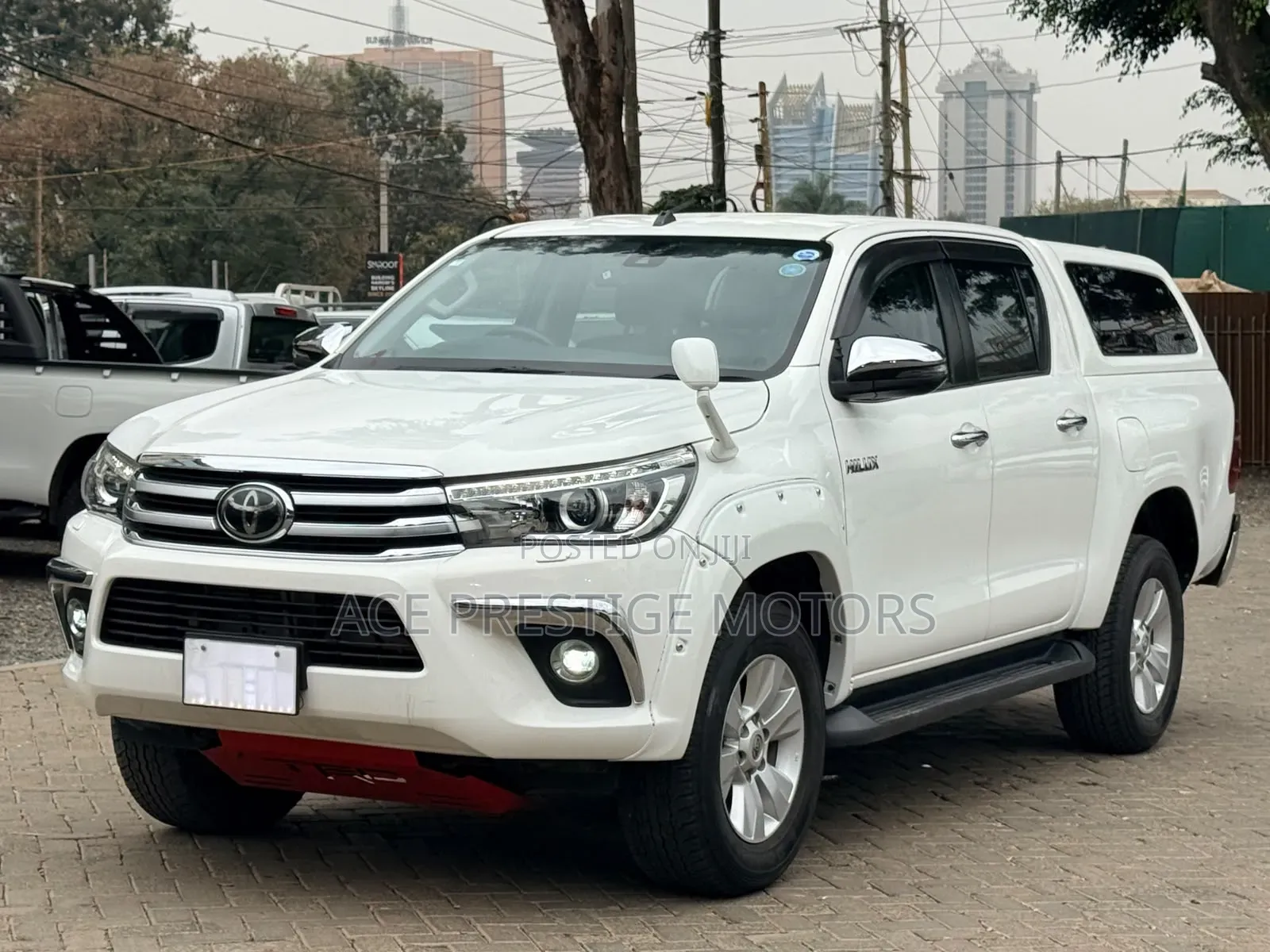 Toyota Hilux 2019 White
