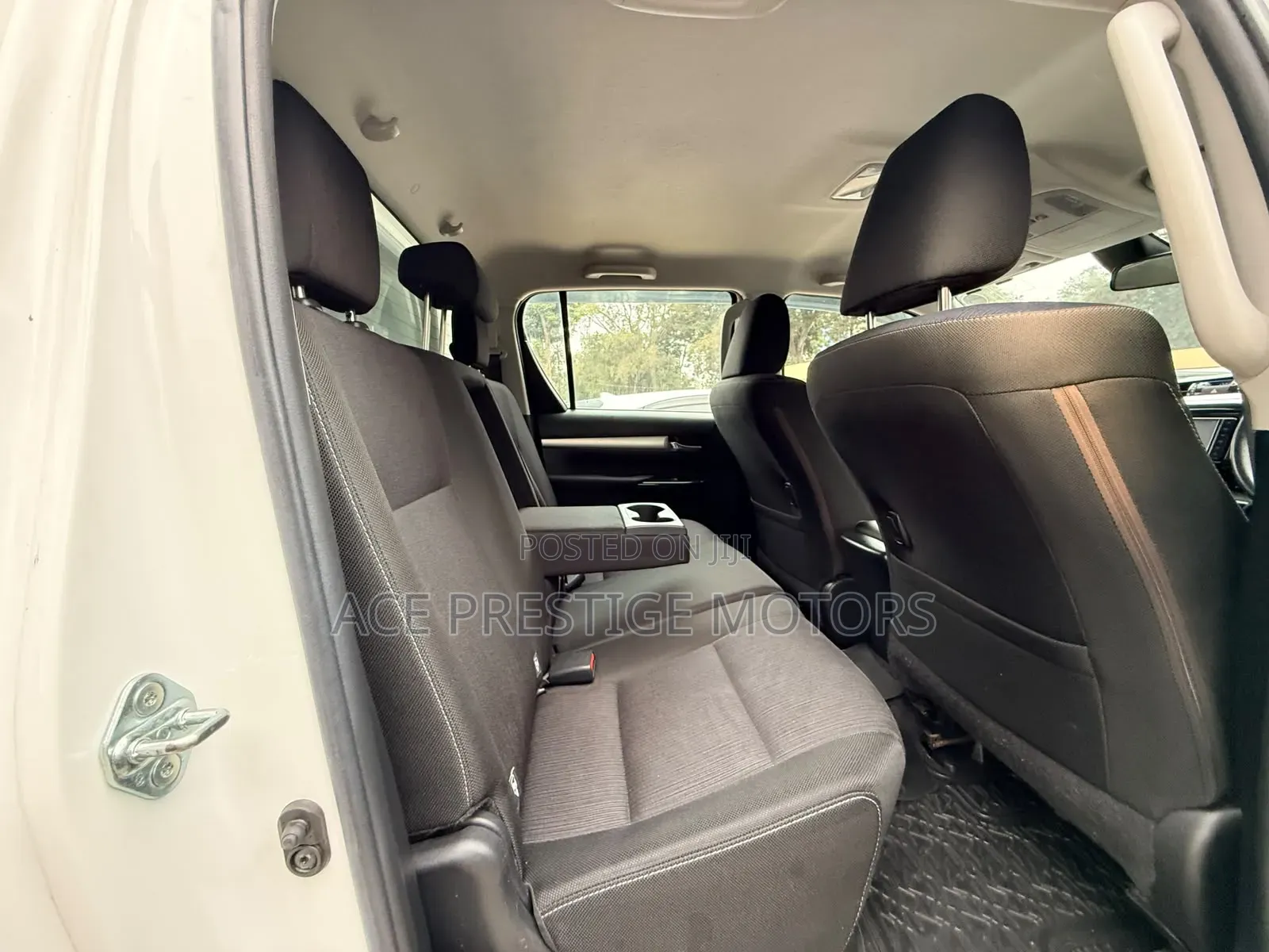 Toyota Hilux 2019 White