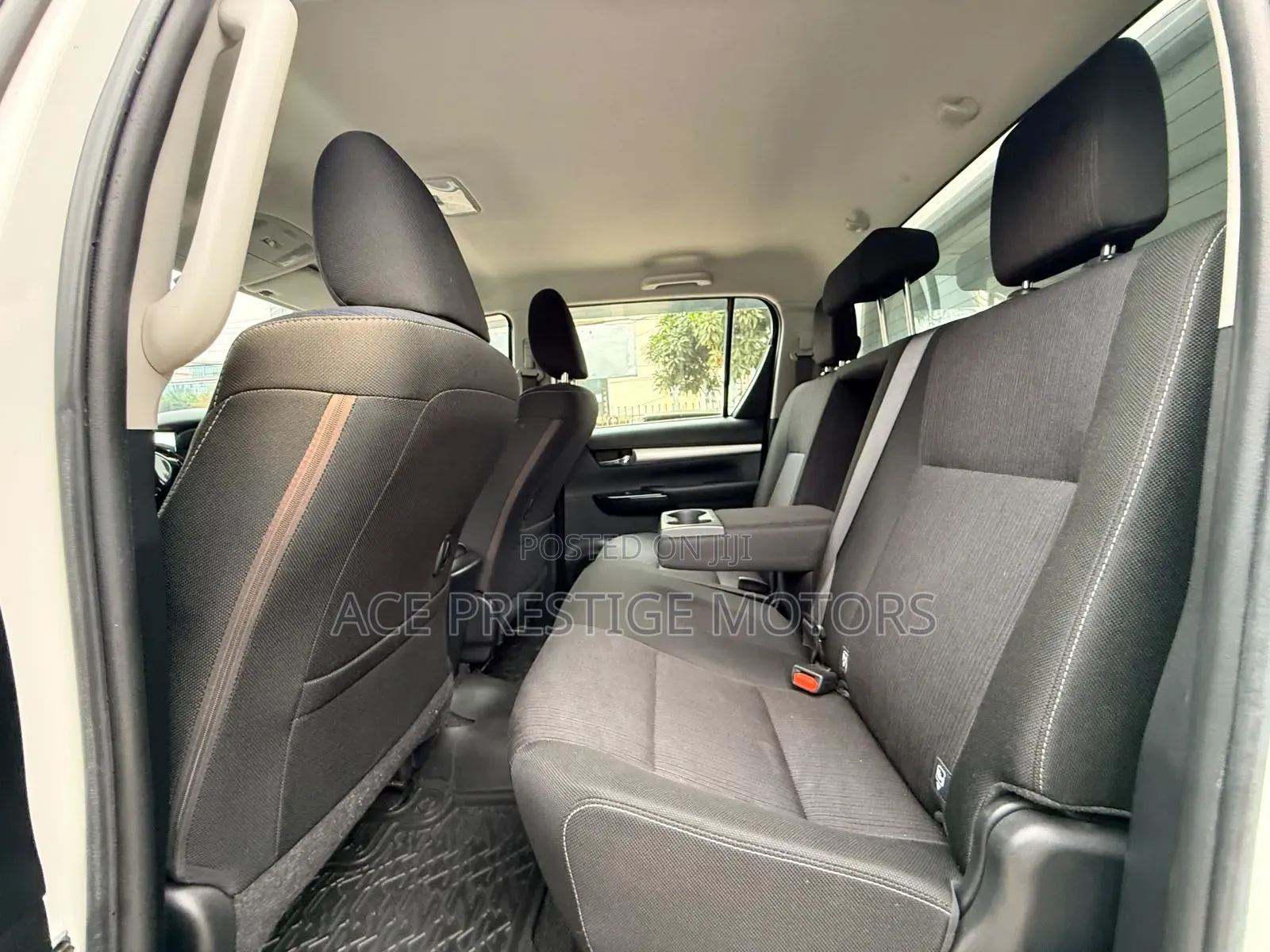 Toyota Hilux 2019 White