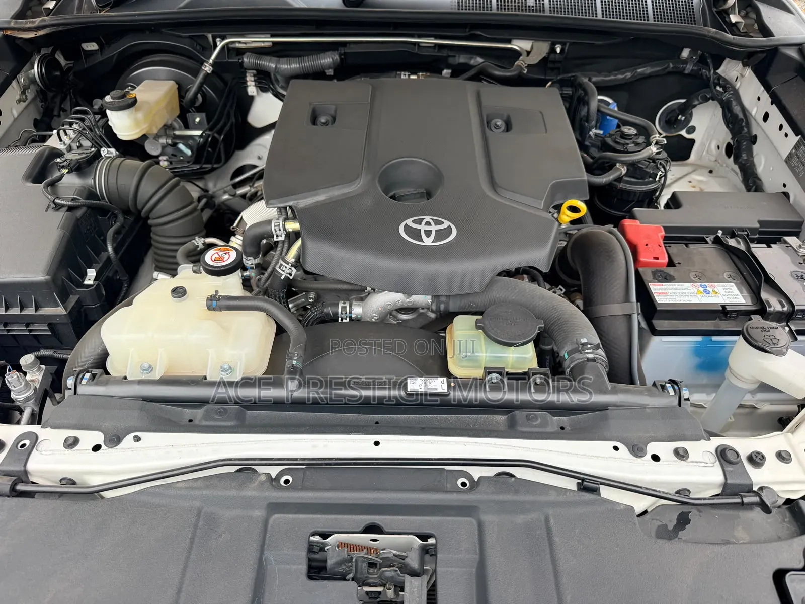 Toyota Hilux 2019 White