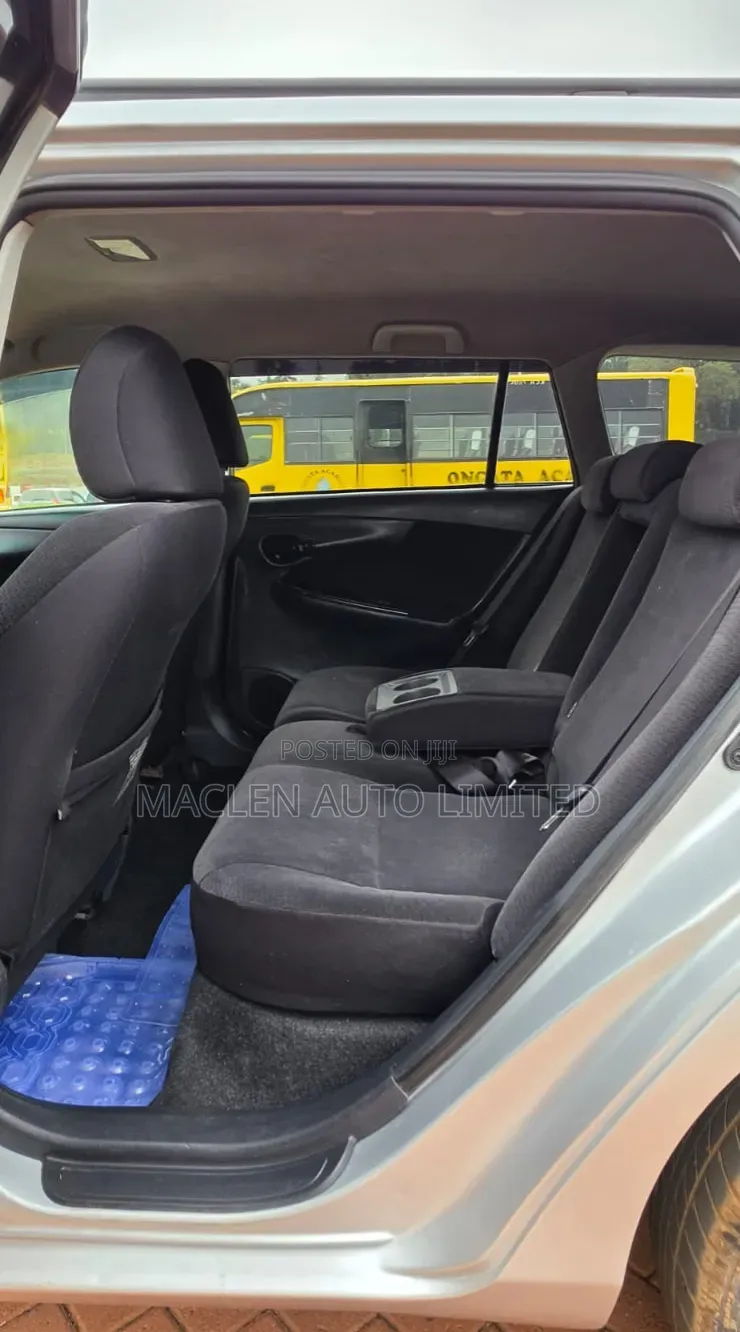 Toyota Corolla Fielder 2010 Silver