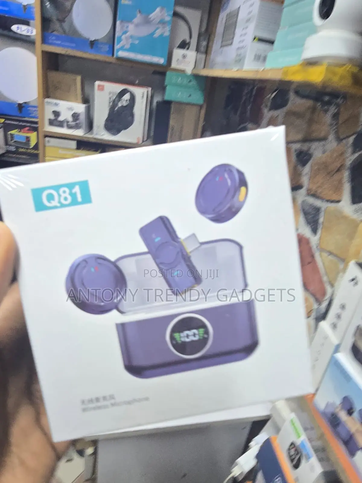 Q81 Clip-on Wireless Mic for YouTube TikTok Podcasts