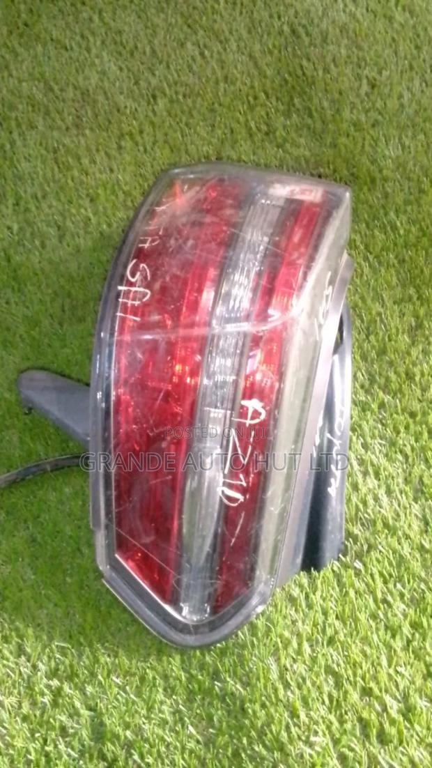 Toyota Sai Taillight - thumbnail 2
