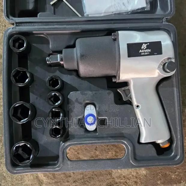 Half Inch Impact Wrench - thumbnail 2