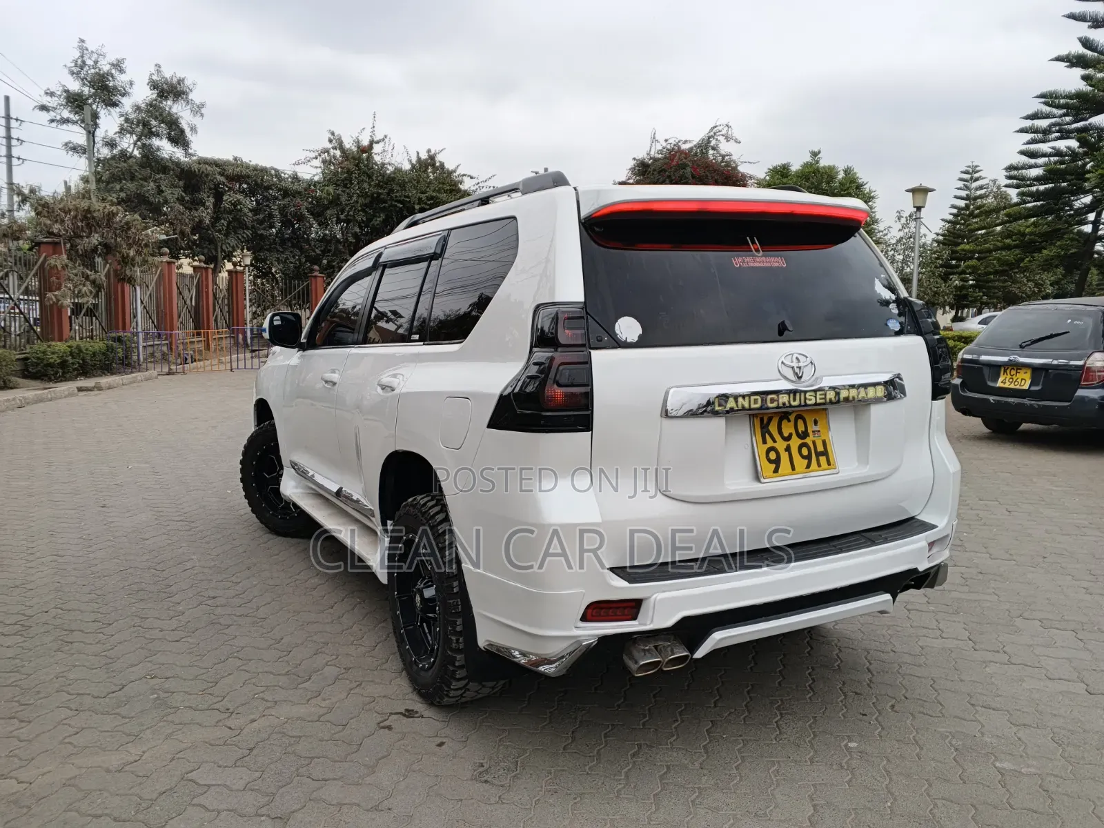 Toyota Land Cruiser Prado 2011 White