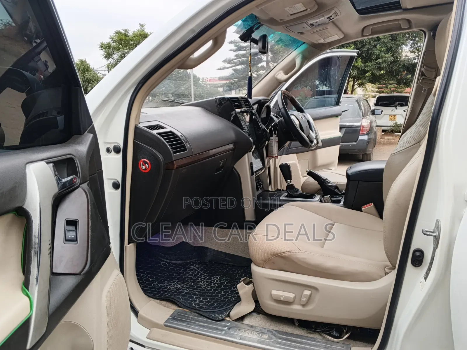 Toyota Land Cruiser Prado 2011 White