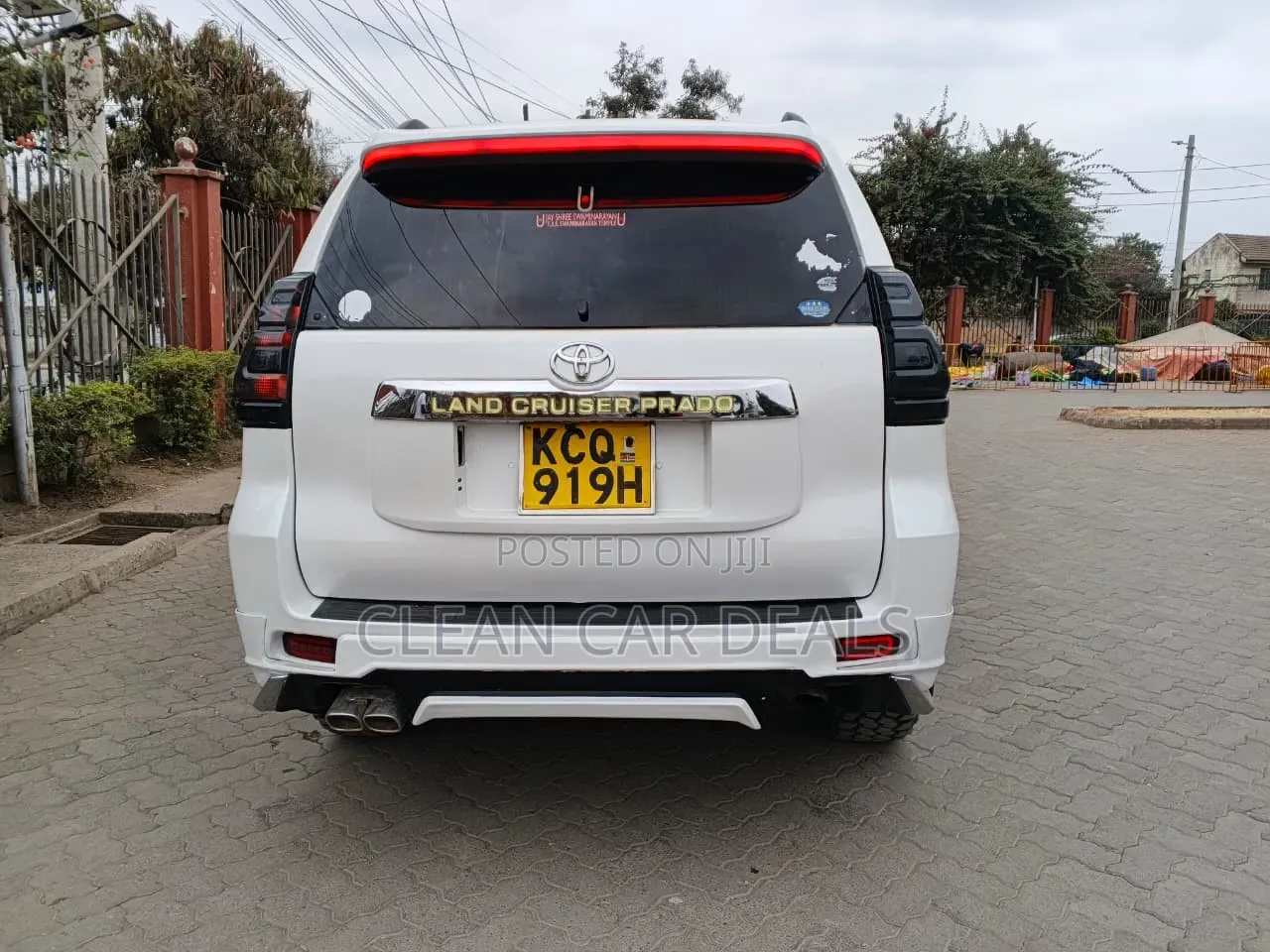 Toyota Land Cruiser Prado 2011 White
