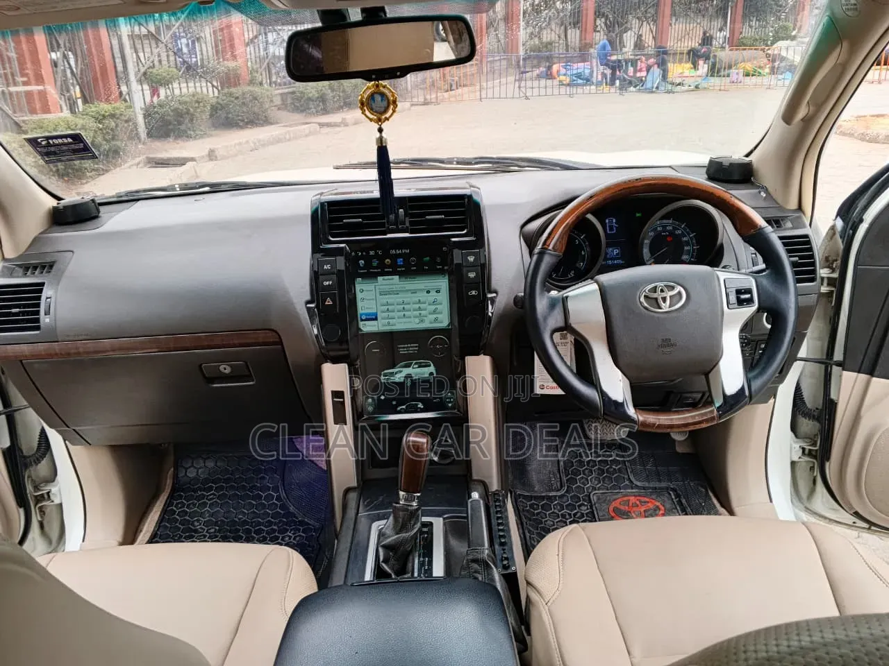Toyota Land Cruiser Prado 2011 White