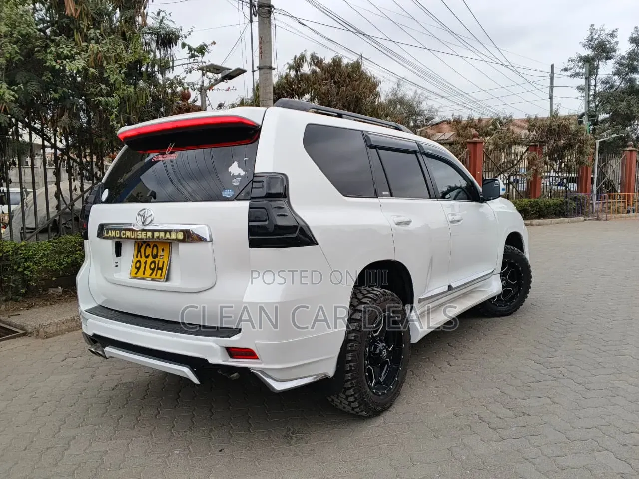 Toyota Land Cruiser Prado 2011 White