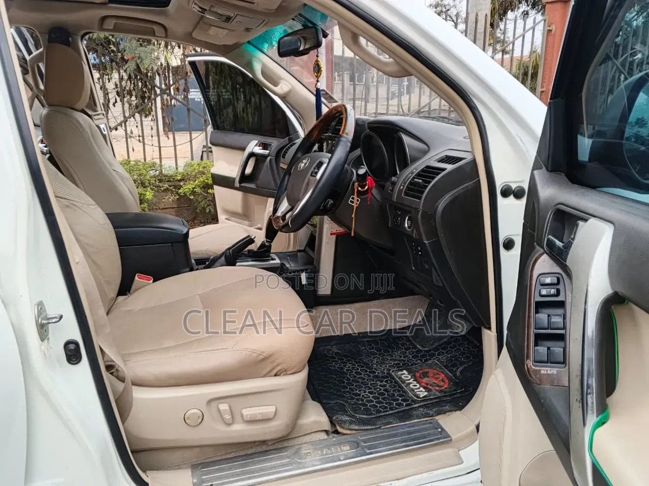Toyota Land Cruiser Prado 2011 White
