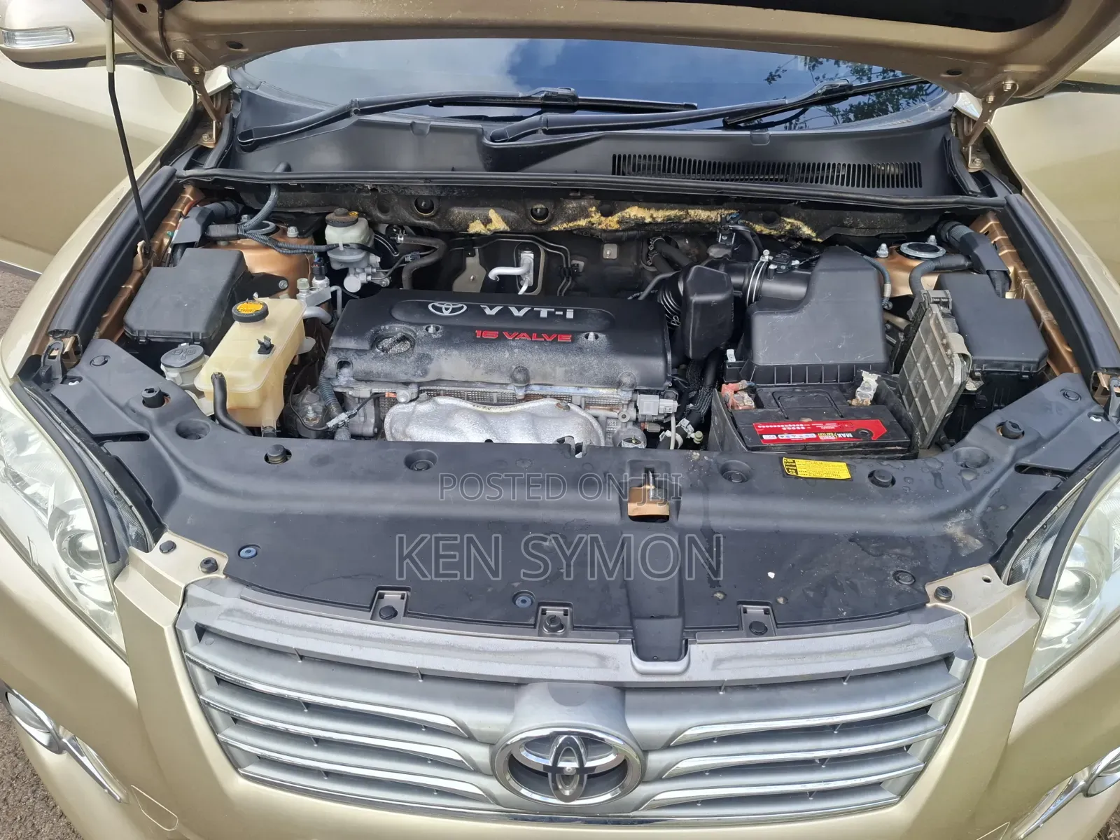 Toyota Vanguard 2012 Gold