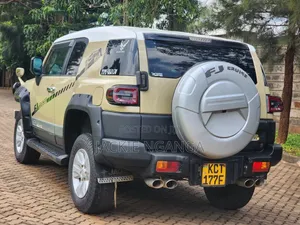 Toyota FJ Cruiser 2012 Green