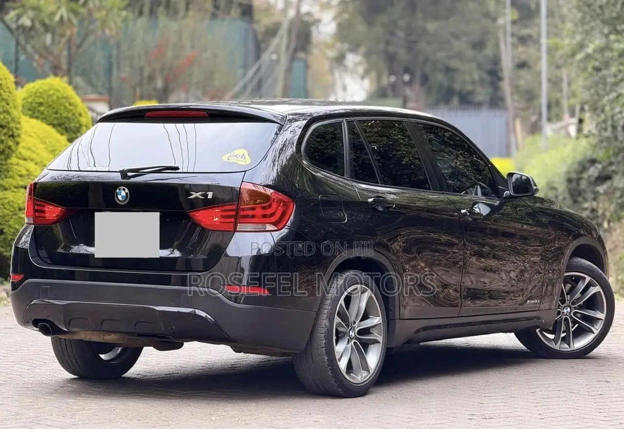BMW X1 sDrive28i 4dr SUV (2.0L 4cyl Turbo 8A) 2015 Black