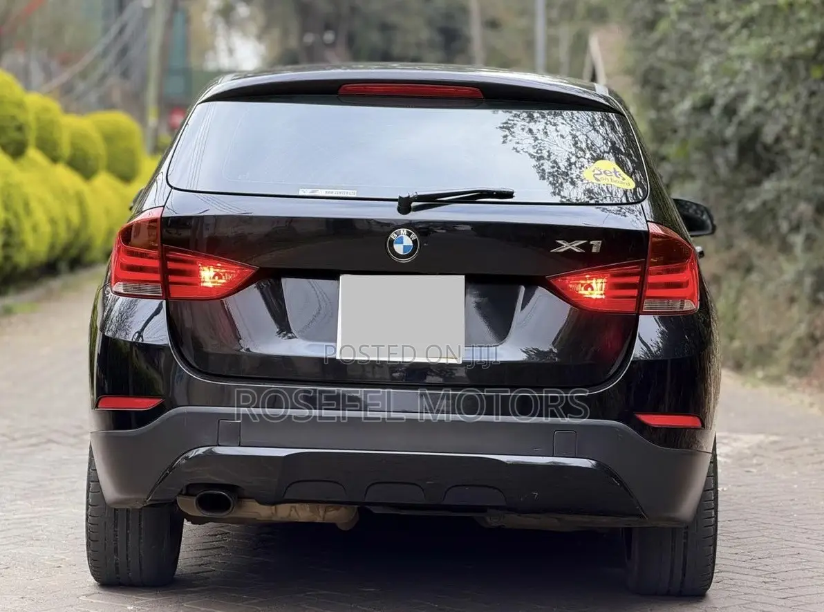 BMW X1 sDrive28i 4dr SUV (2.0L 4cyl Turbo 8A) 2015 Black