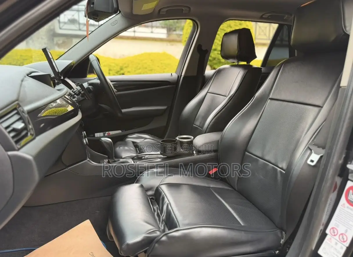 BMW X1 sDrive28i 4dr SUV (2.0L 4cyl Turbo 8A) 2015 Black