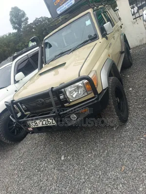 Toyota Land Cruiser 2010 Beige