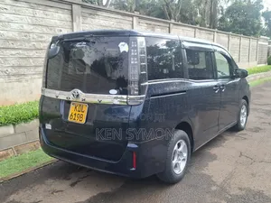Toyota Voxy X 2WD 8-Seater 2016 Black
