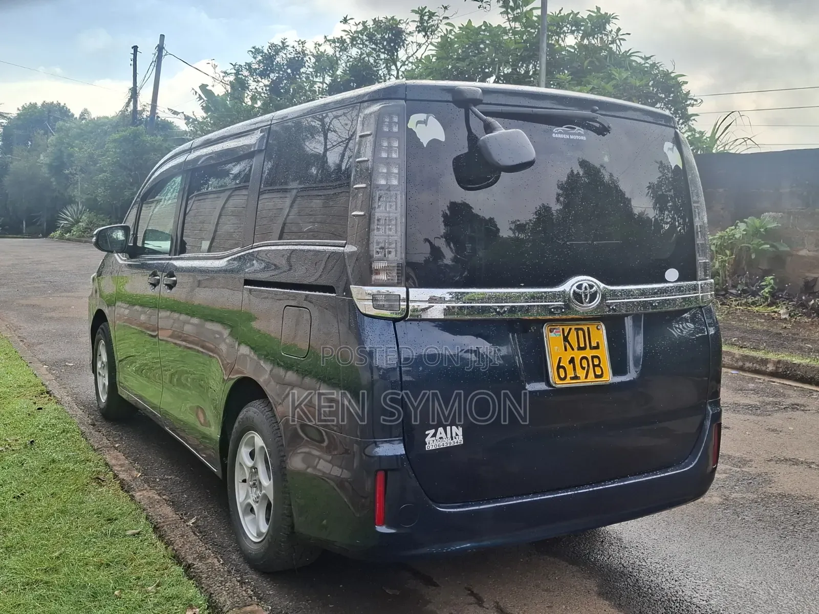 Toyota Voxy X 2WD 8-Seater 2016 Black