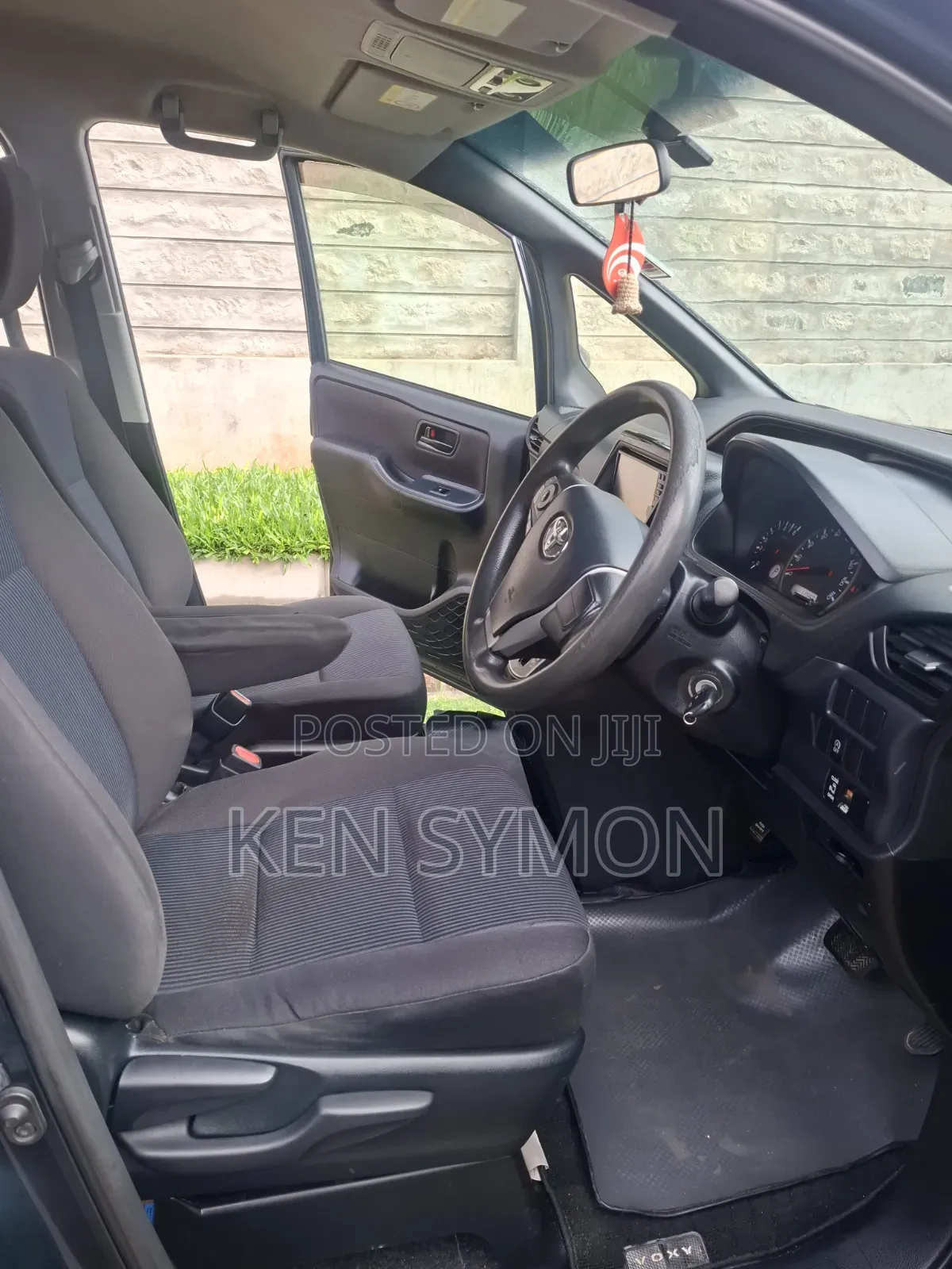 Toyota Voxy X 2WD 8-Seater 2016 Black