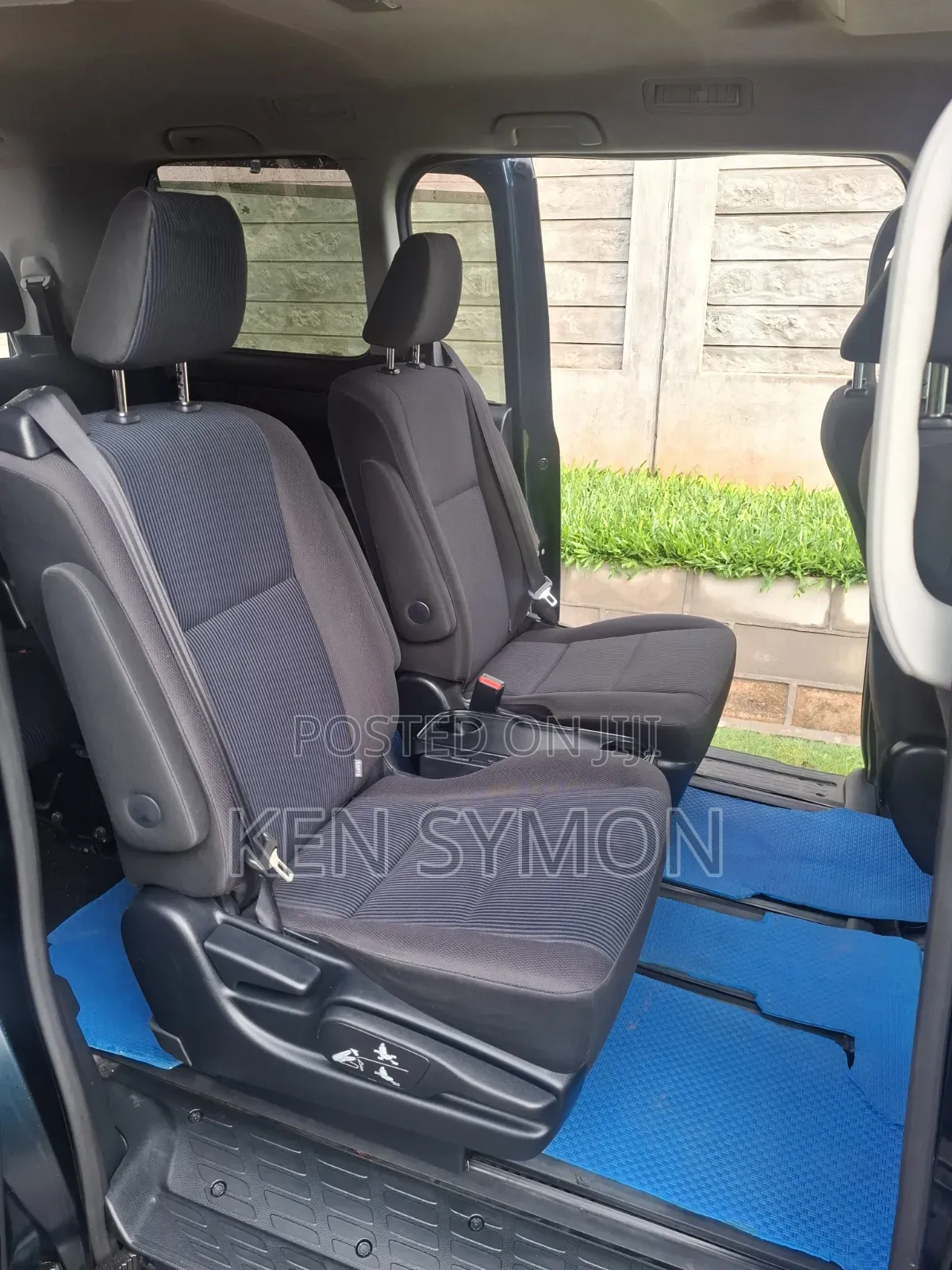 Toyota Voxy X 2WD 8-Seater 2016 Black