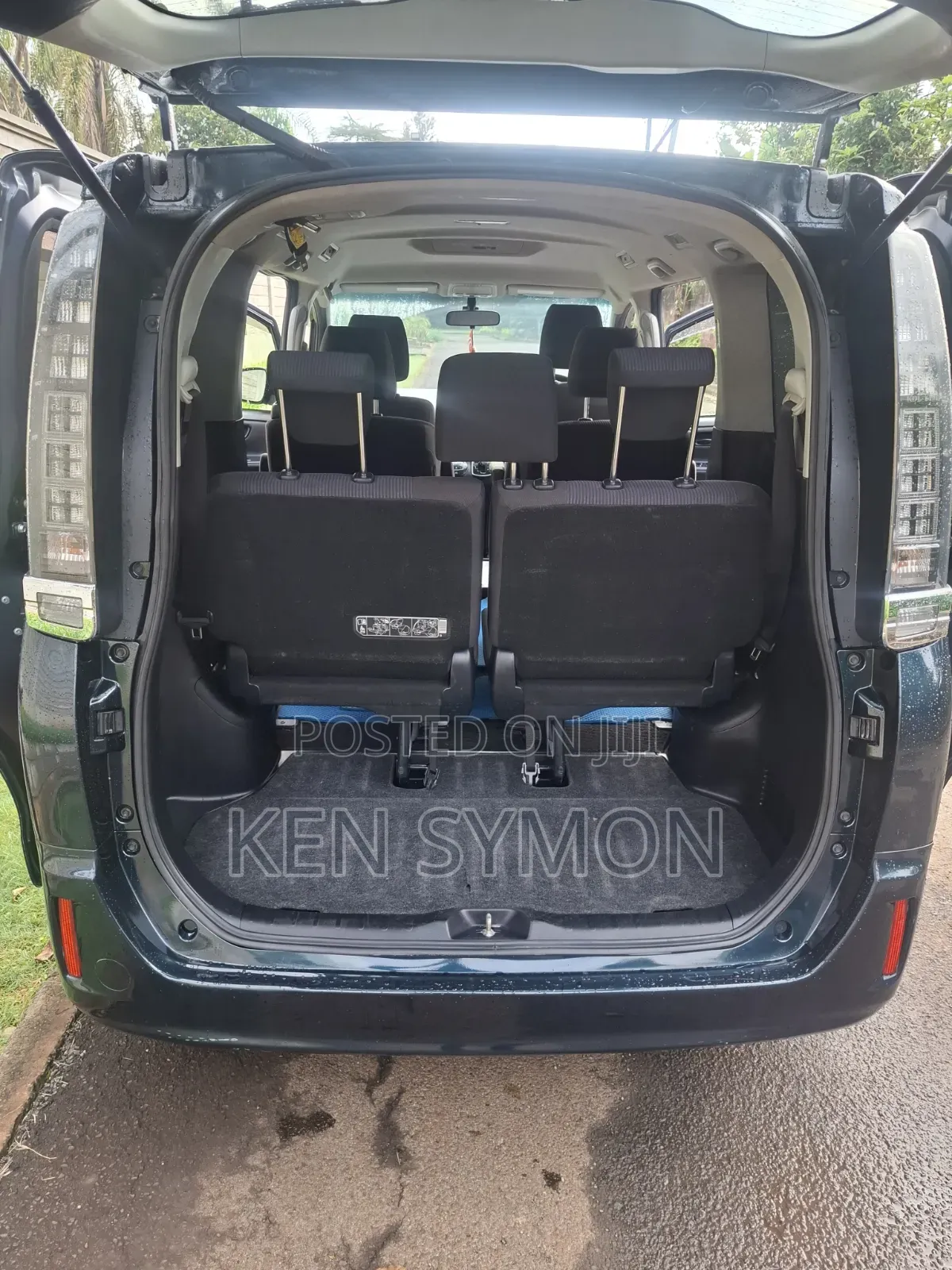 Toyota Voxy X 2WD 8-Seater 2016 Black