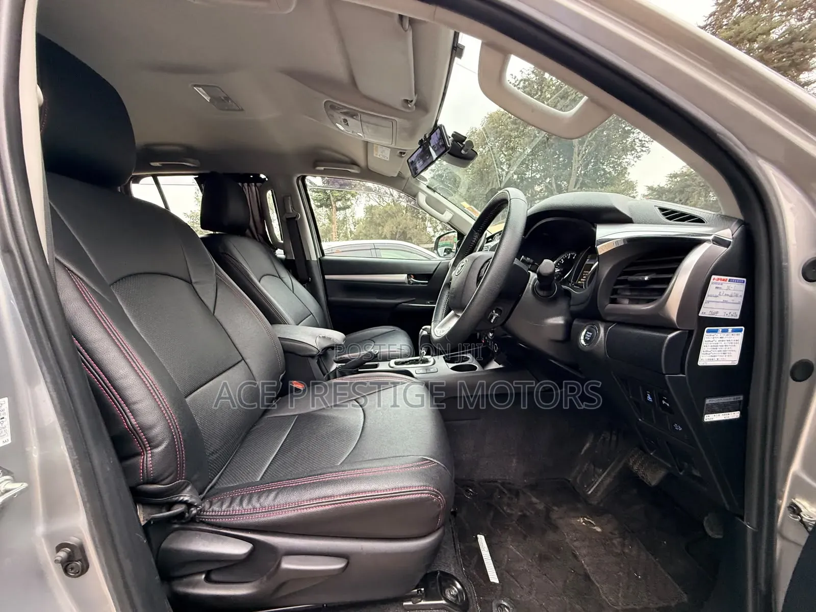 Toyota Hilux 2021 Silver