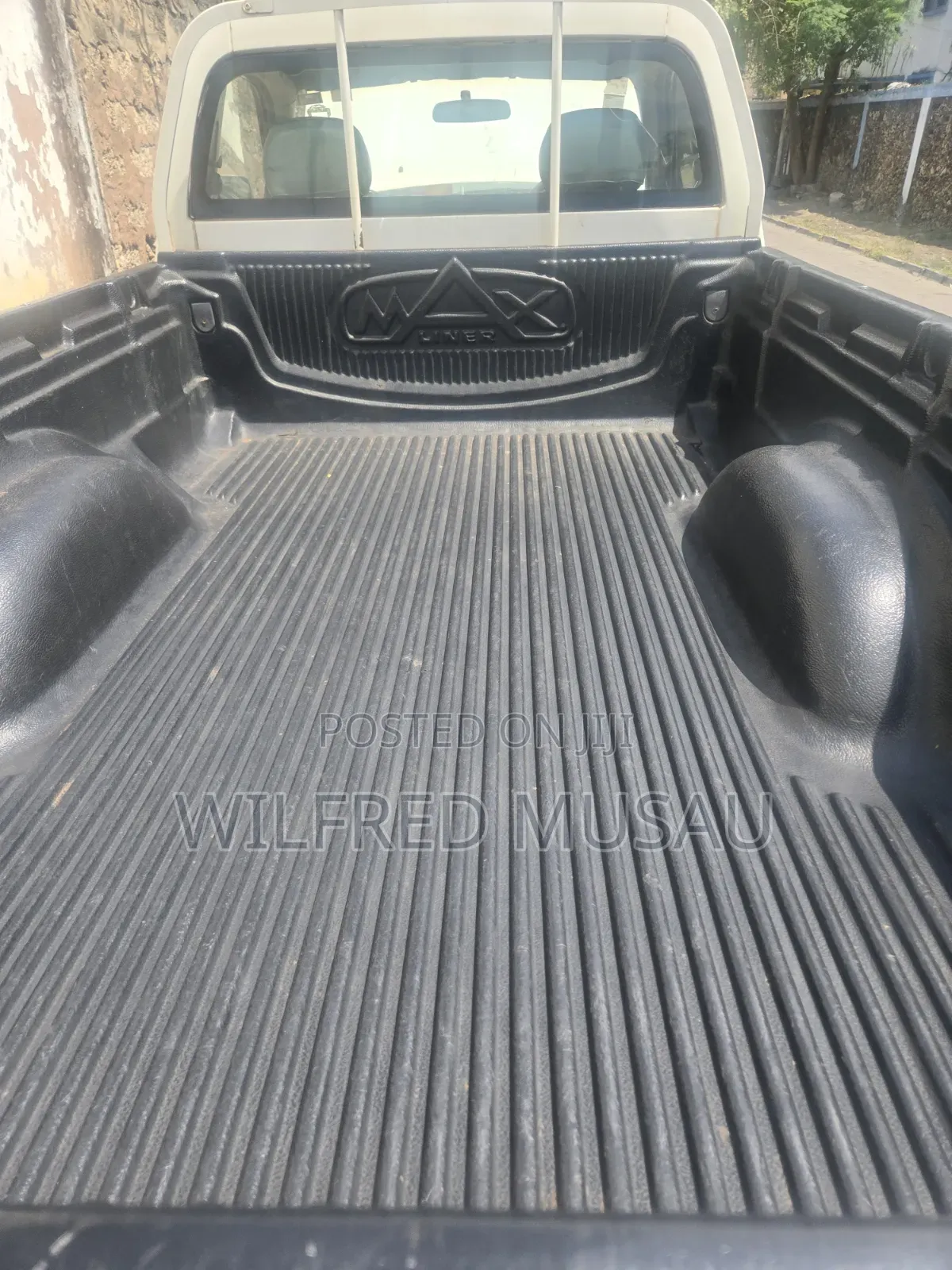 Isuzu D-MAX 2010 White