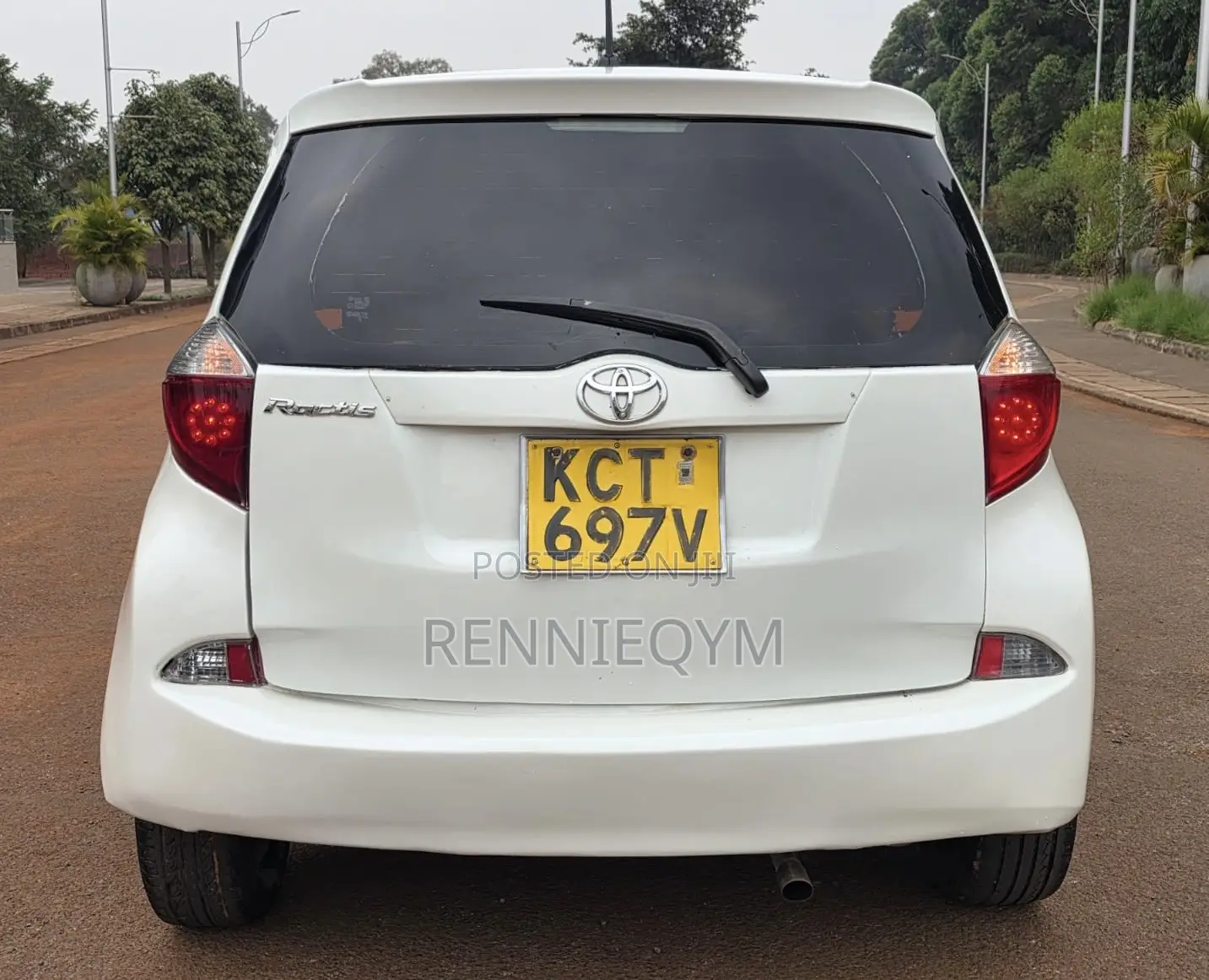 Toyota Ractis 1.5 FWD 2012 Pearl