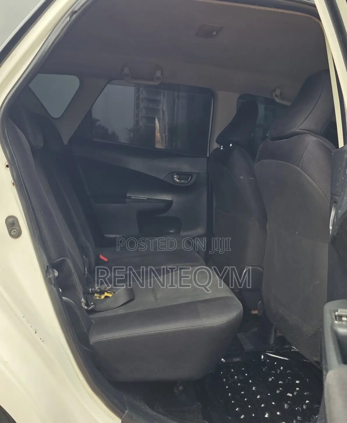 Toyota Ractis 1.5 FWD 2012 Pearl