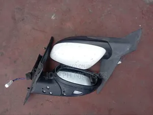 Mazda Verisa Sidemirror