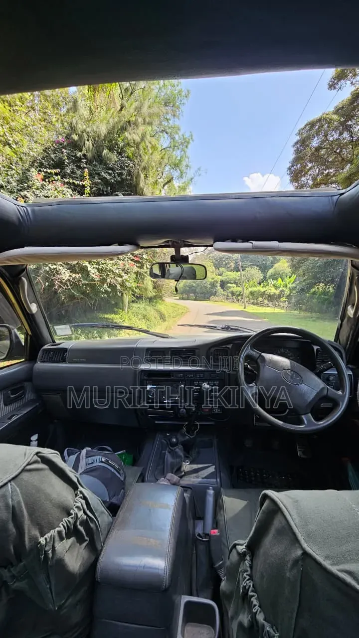 Toyota Land Cruiser 1986 Beige