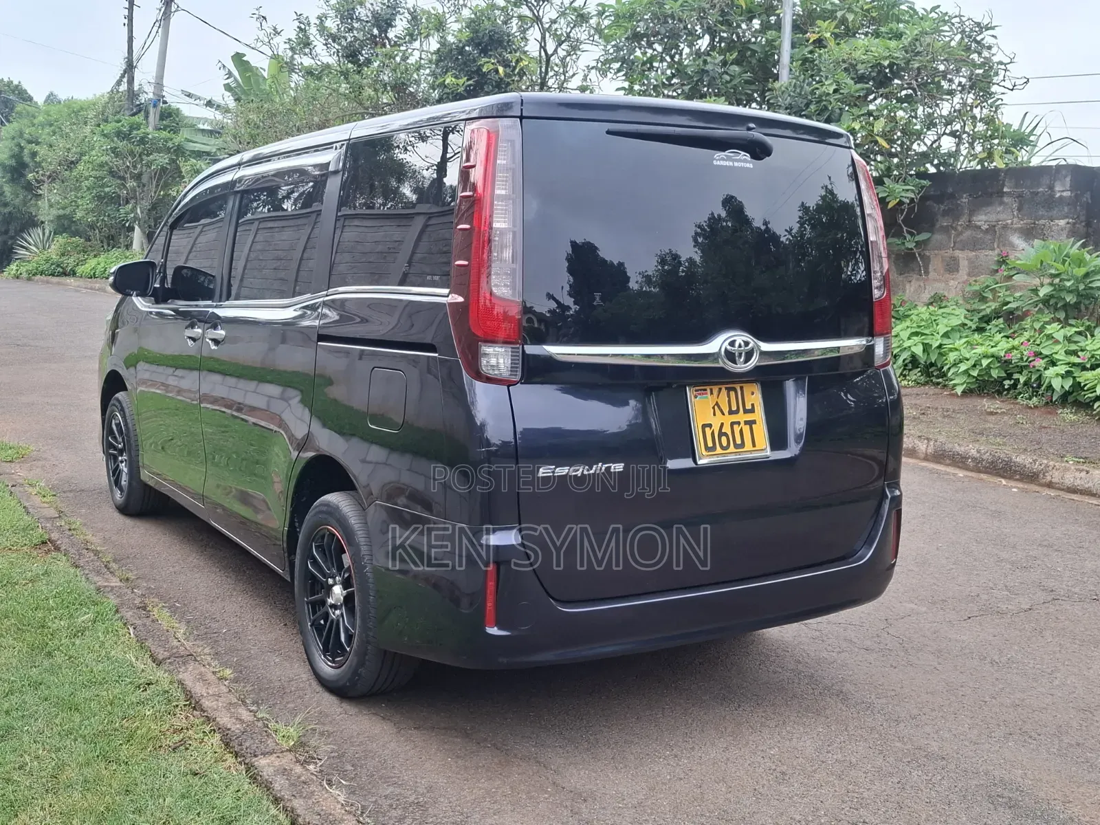 Toyota Esquire 2015 Black