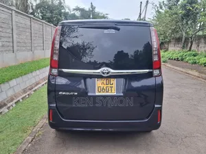 Toyota Esquire 2015 Black