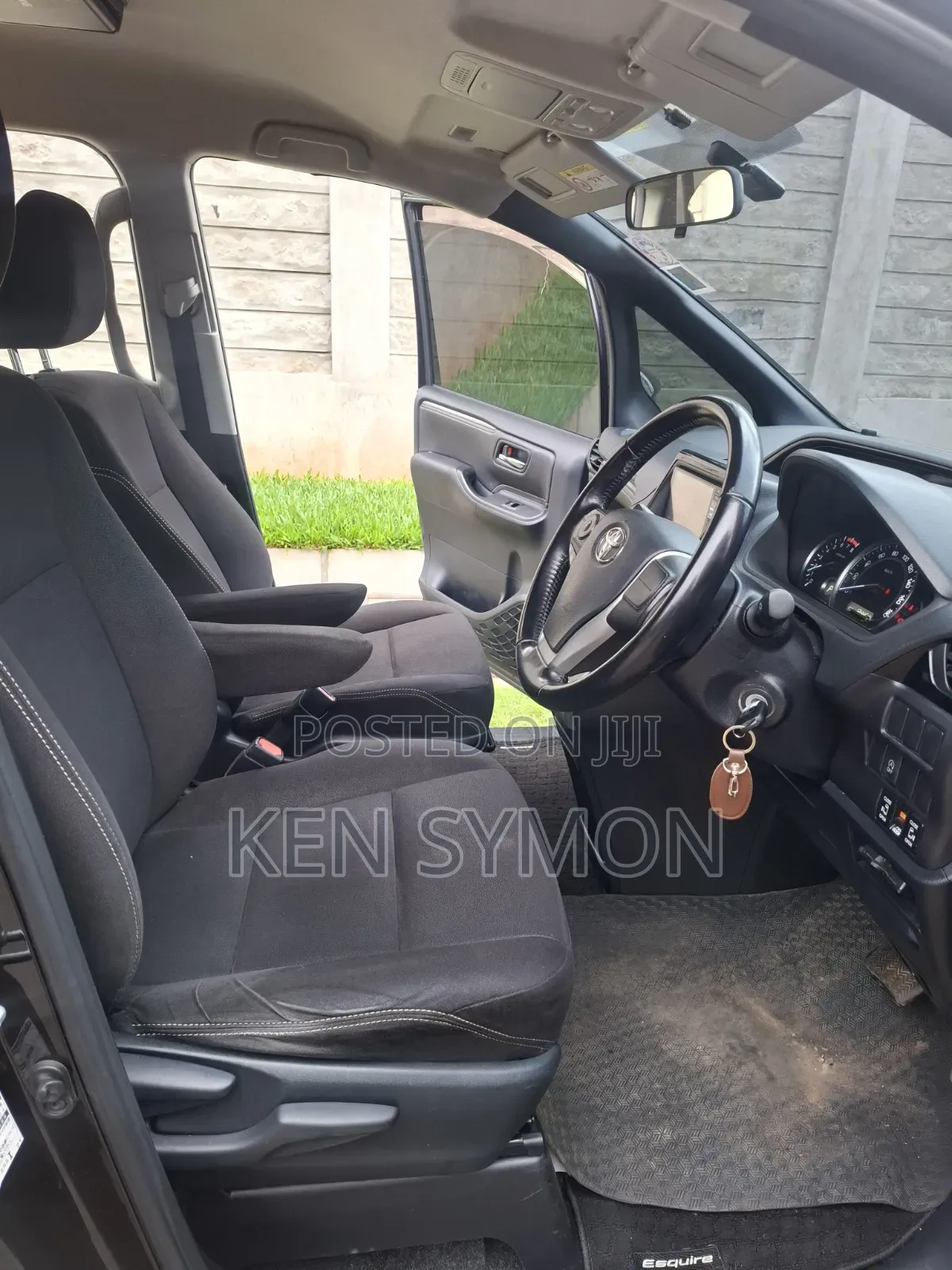 Toyota Esquire 2015 Black