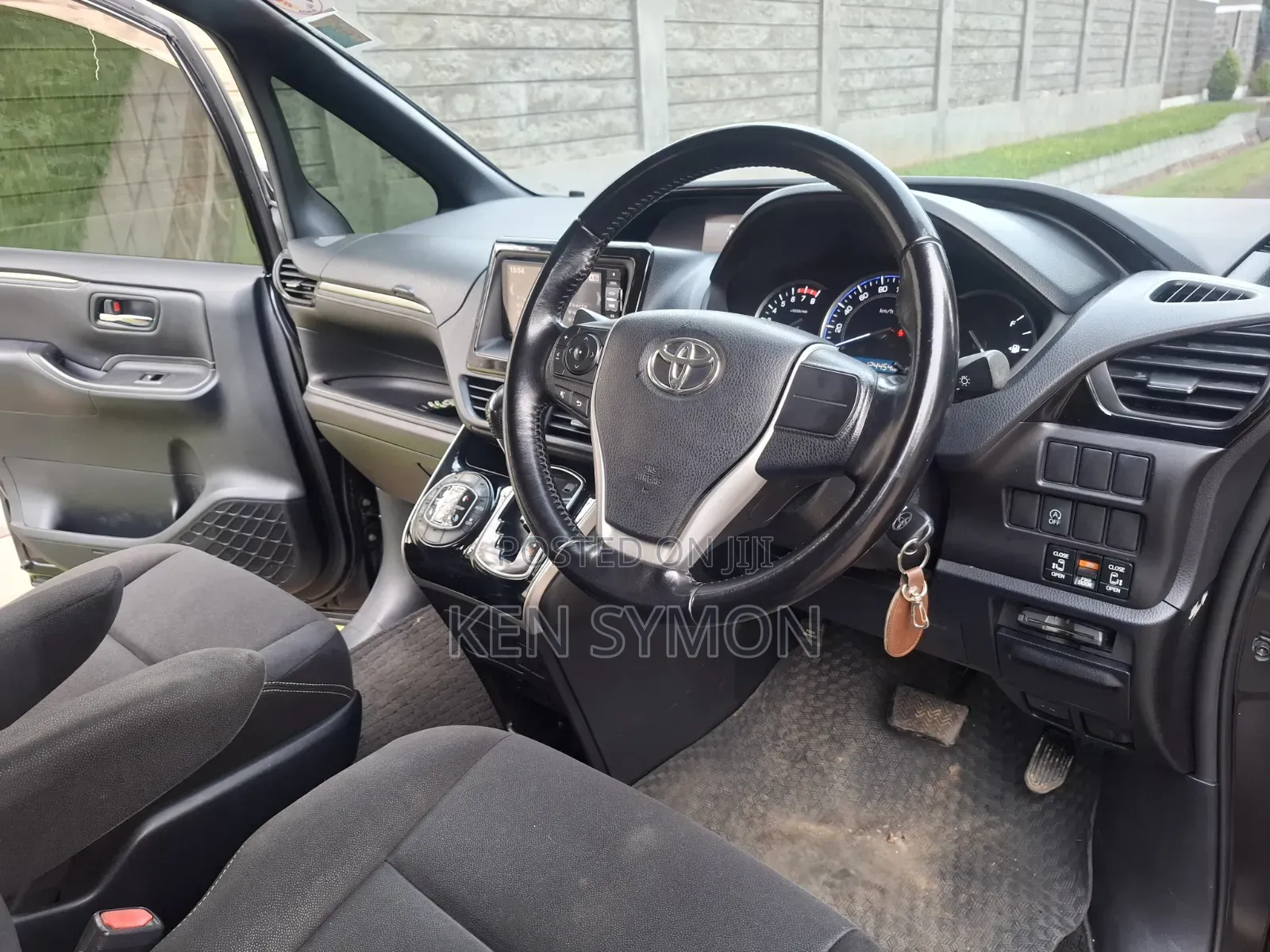Toyota Esquire 2015 Black
