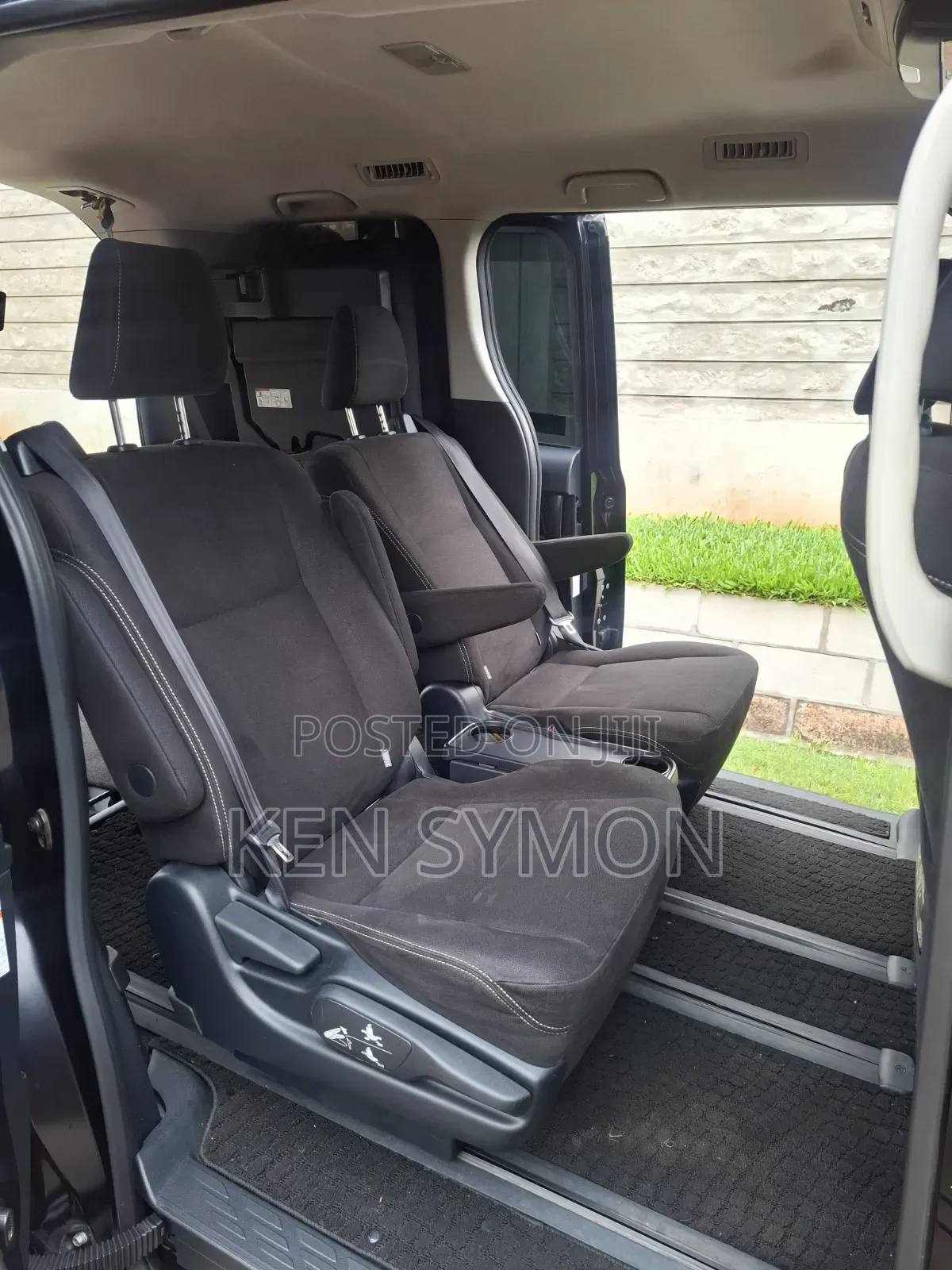 Toyota Esquire 2015 Black