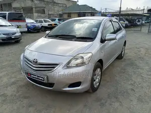 Toyota Belta 2006 Silver