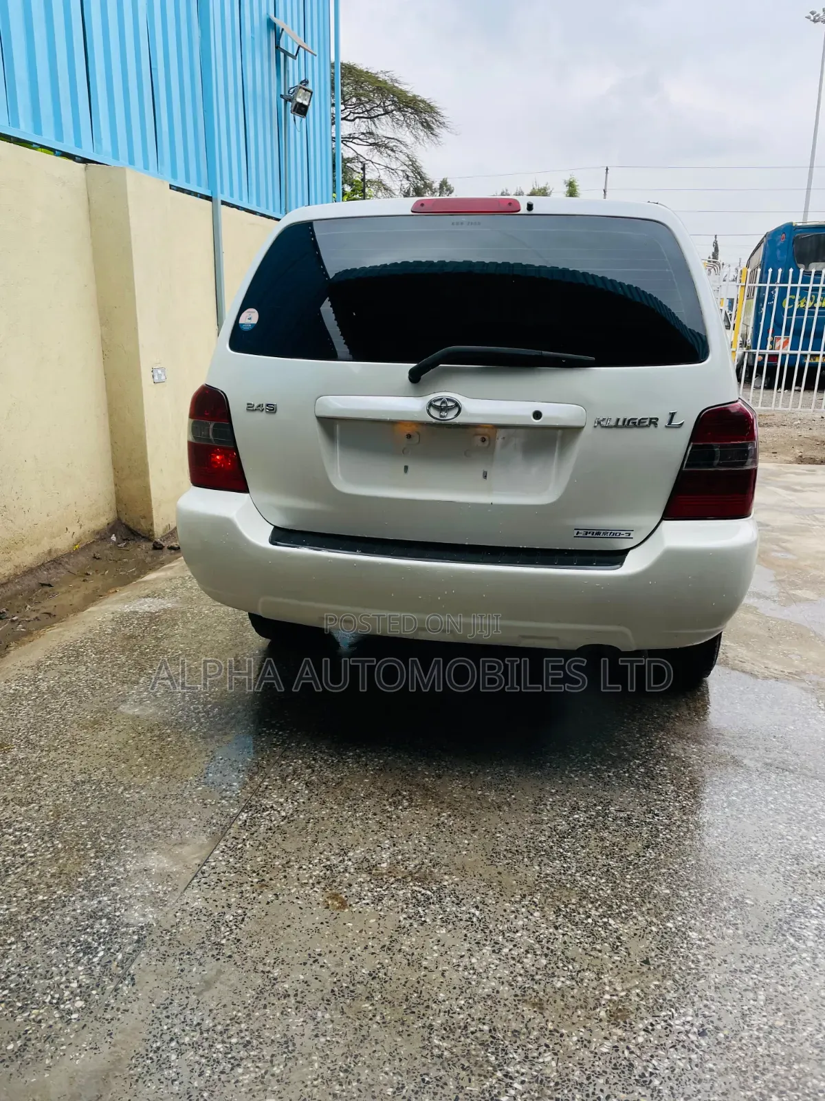 Toyota Kluger 2003 White