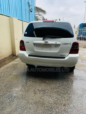 Toyota Kluger 2003 White