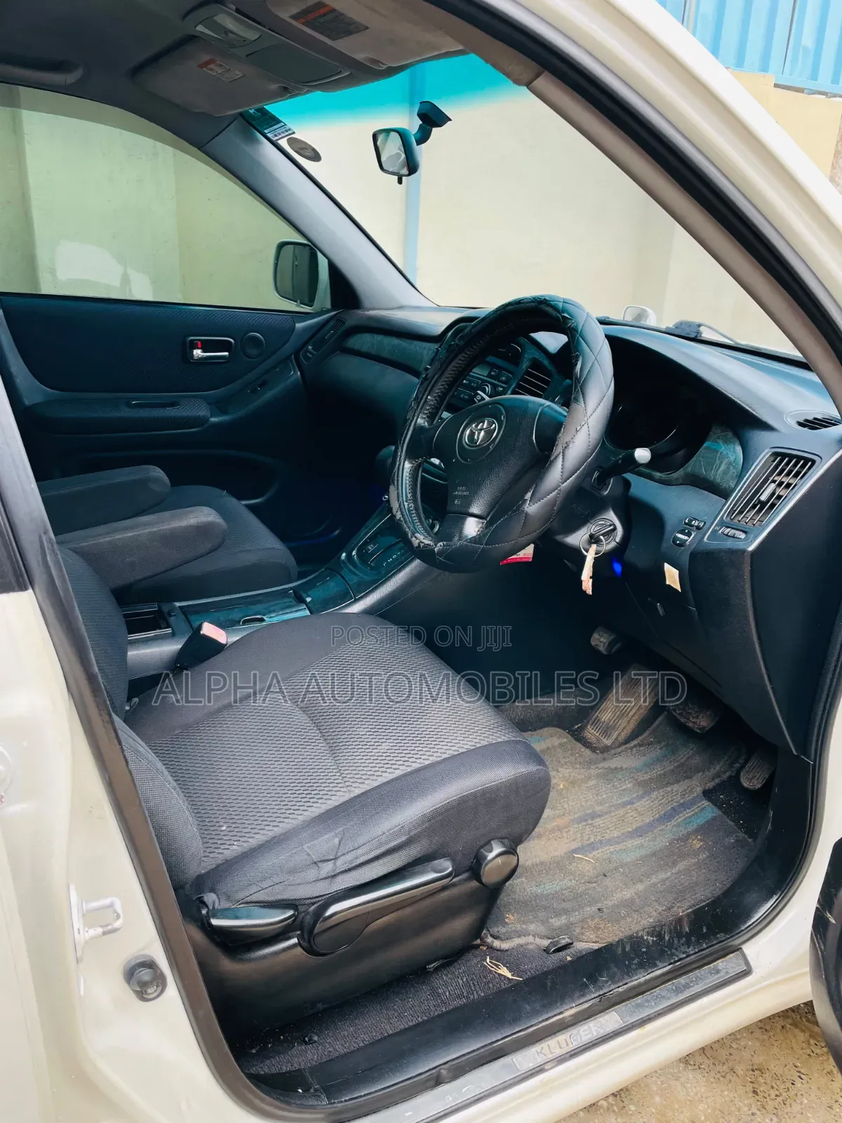Toyota Kluger 2003 White