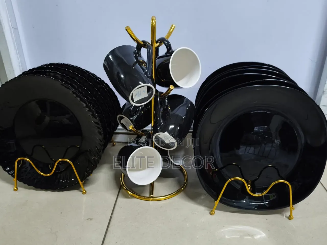18pcs All Black Luxury Dinner Set – Square Round Plates With Mugs