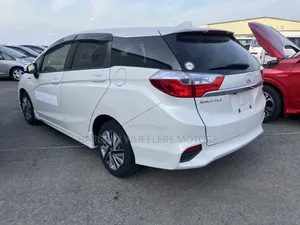Honda Fit Shuttle 2019 White