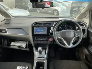 Honda Fit Shuttle 2019 White